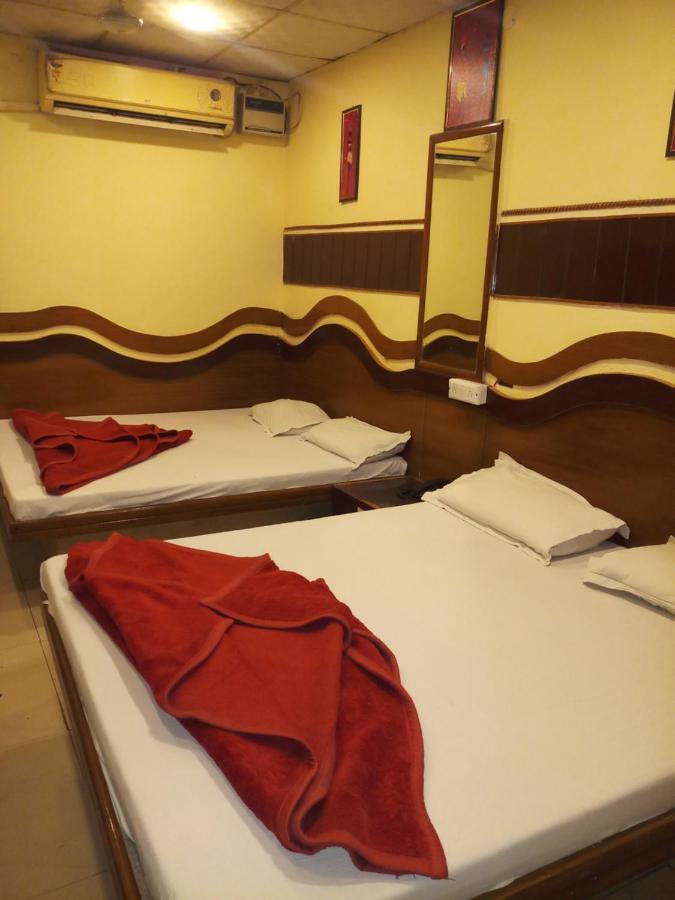 Hotel Diplomat Inn Нью-Дели Экстерьер фото
